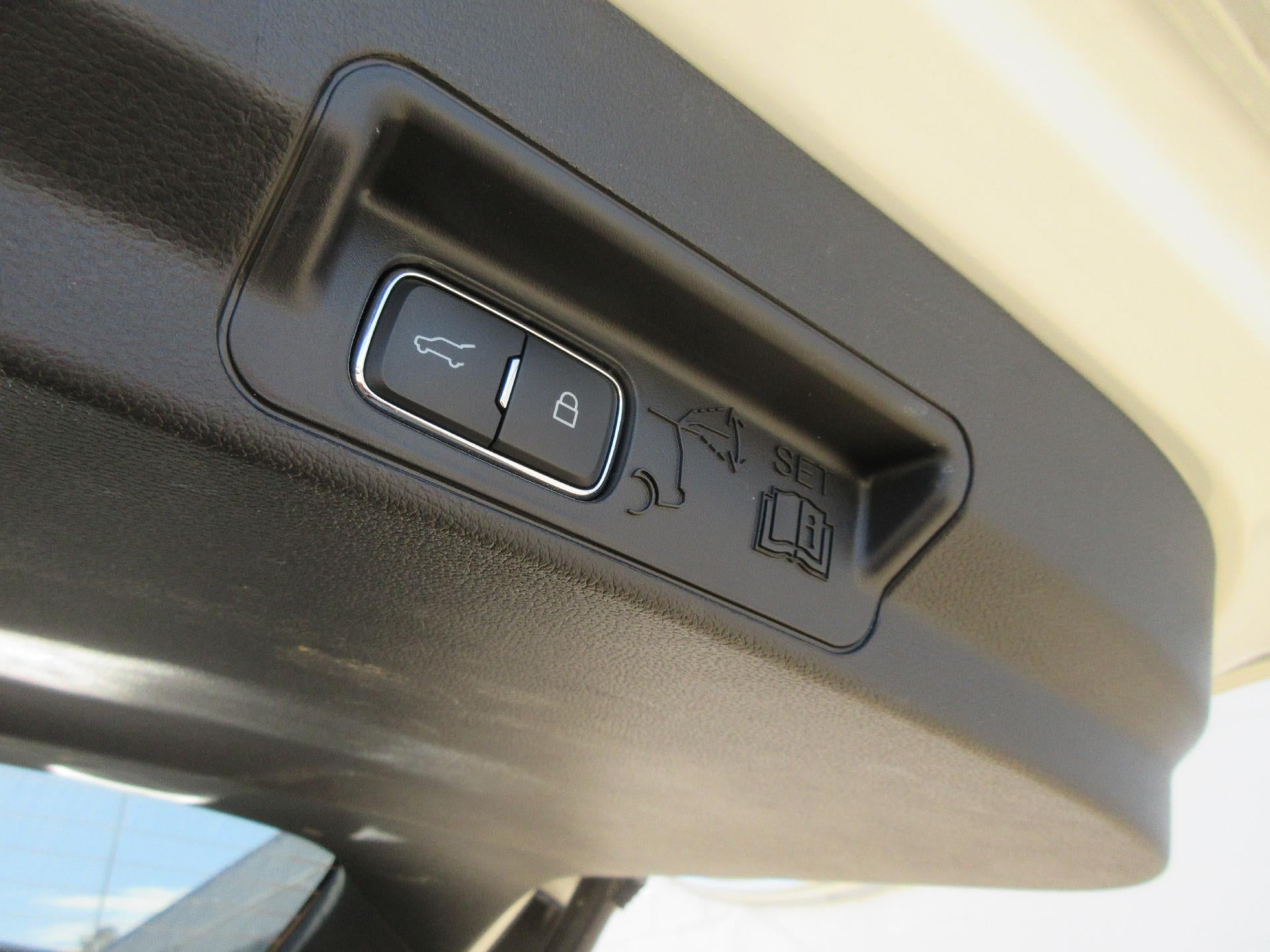 2025 Ford Explorer ST-Line 4WD