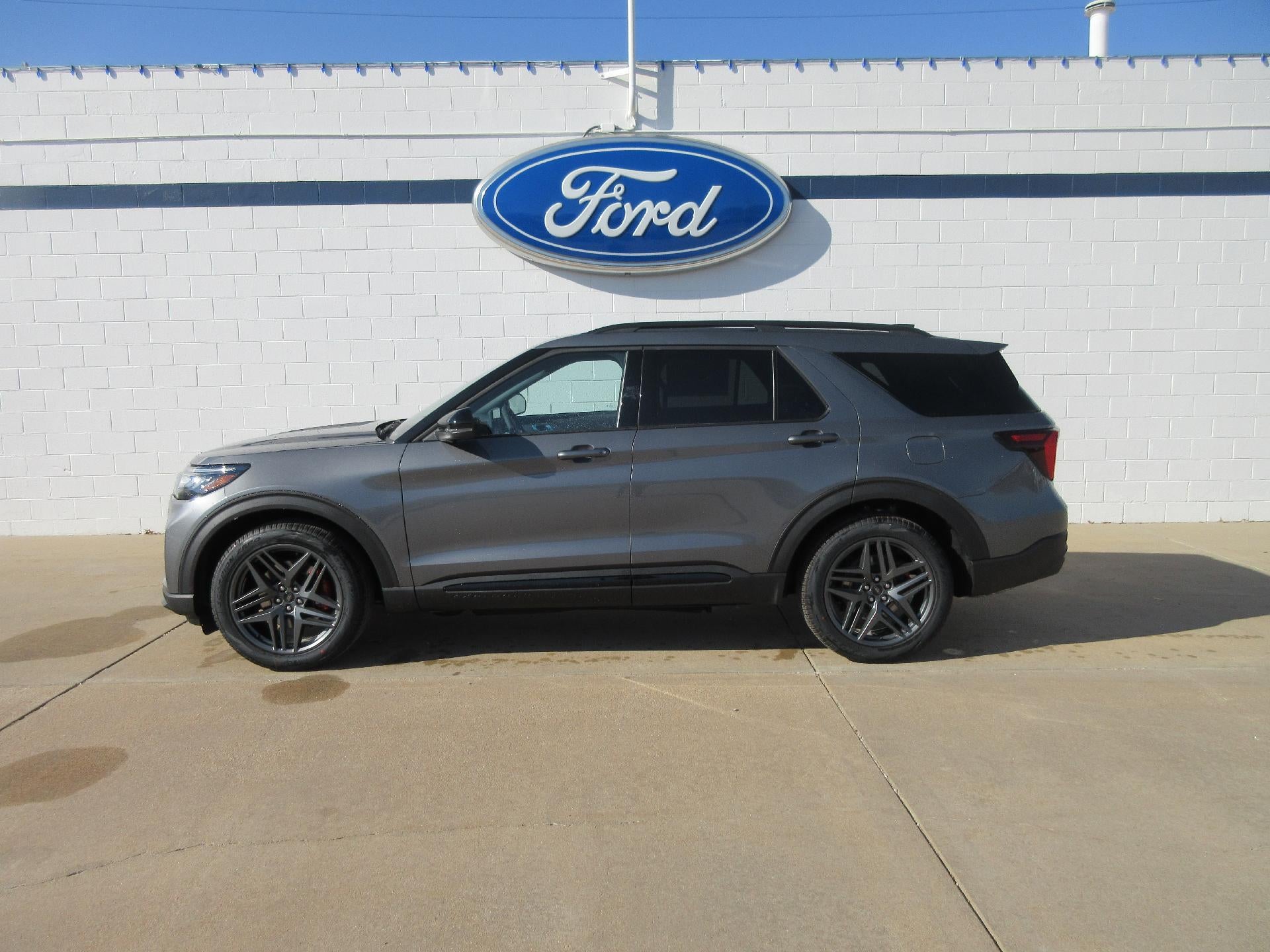 2025 Ford Explorer ST 4WD
