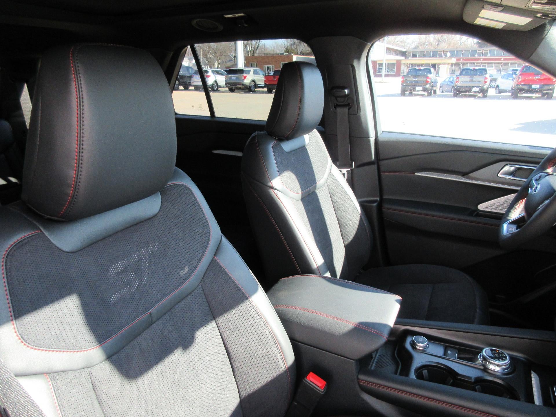 2025 Ford Explorer ST 4WD