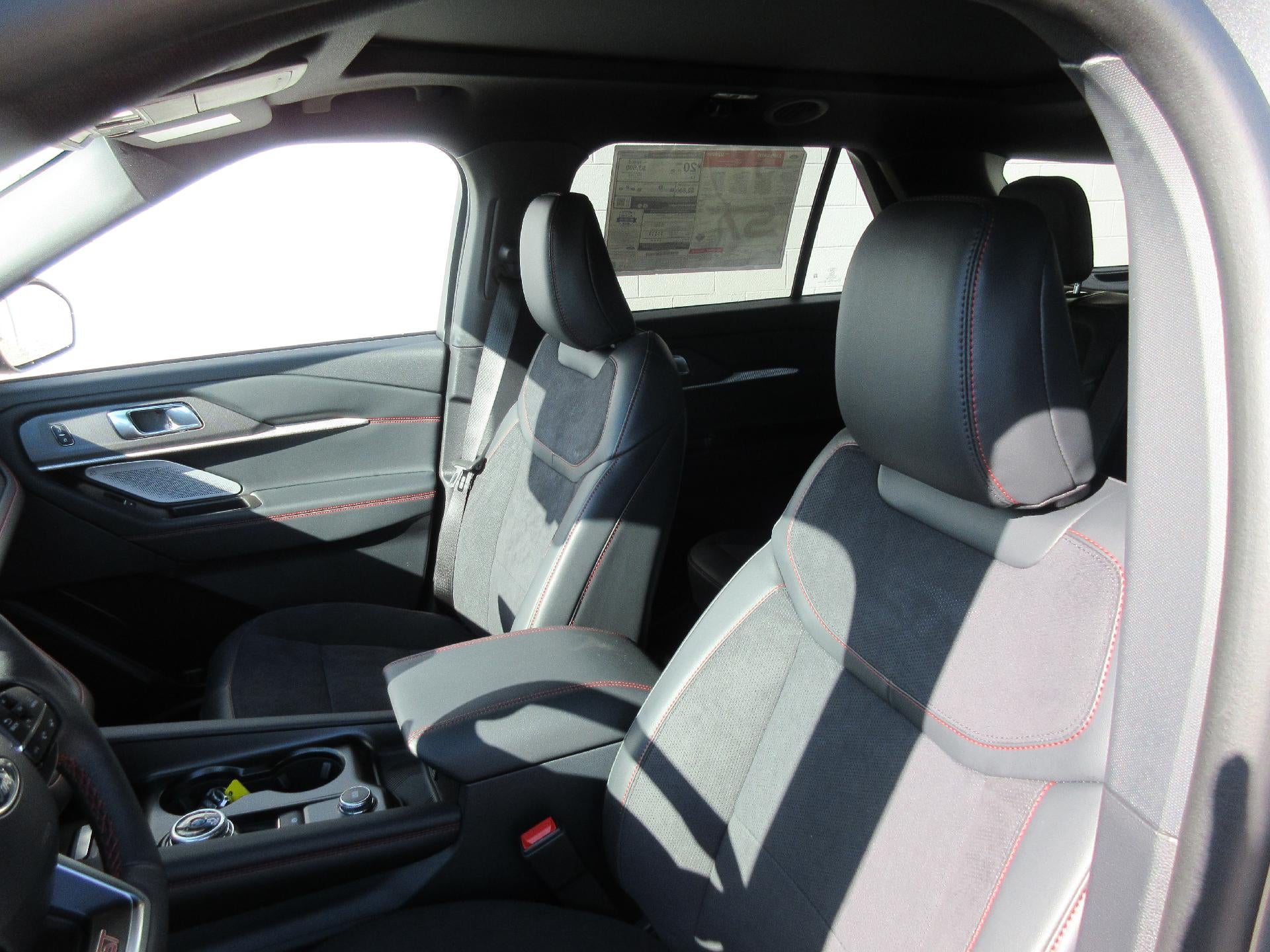 2025 Ford Explorer ST 4WD