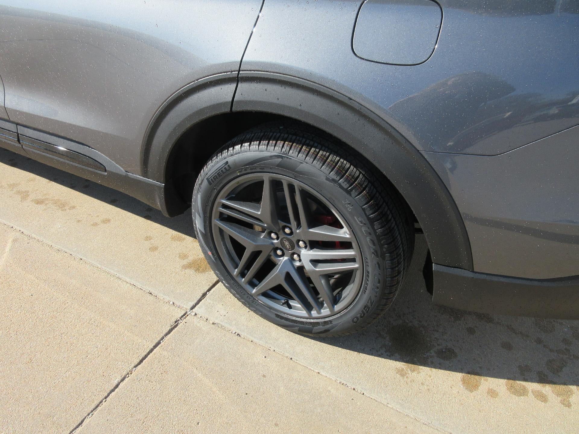 2025 Ford Explorer ST 4WD