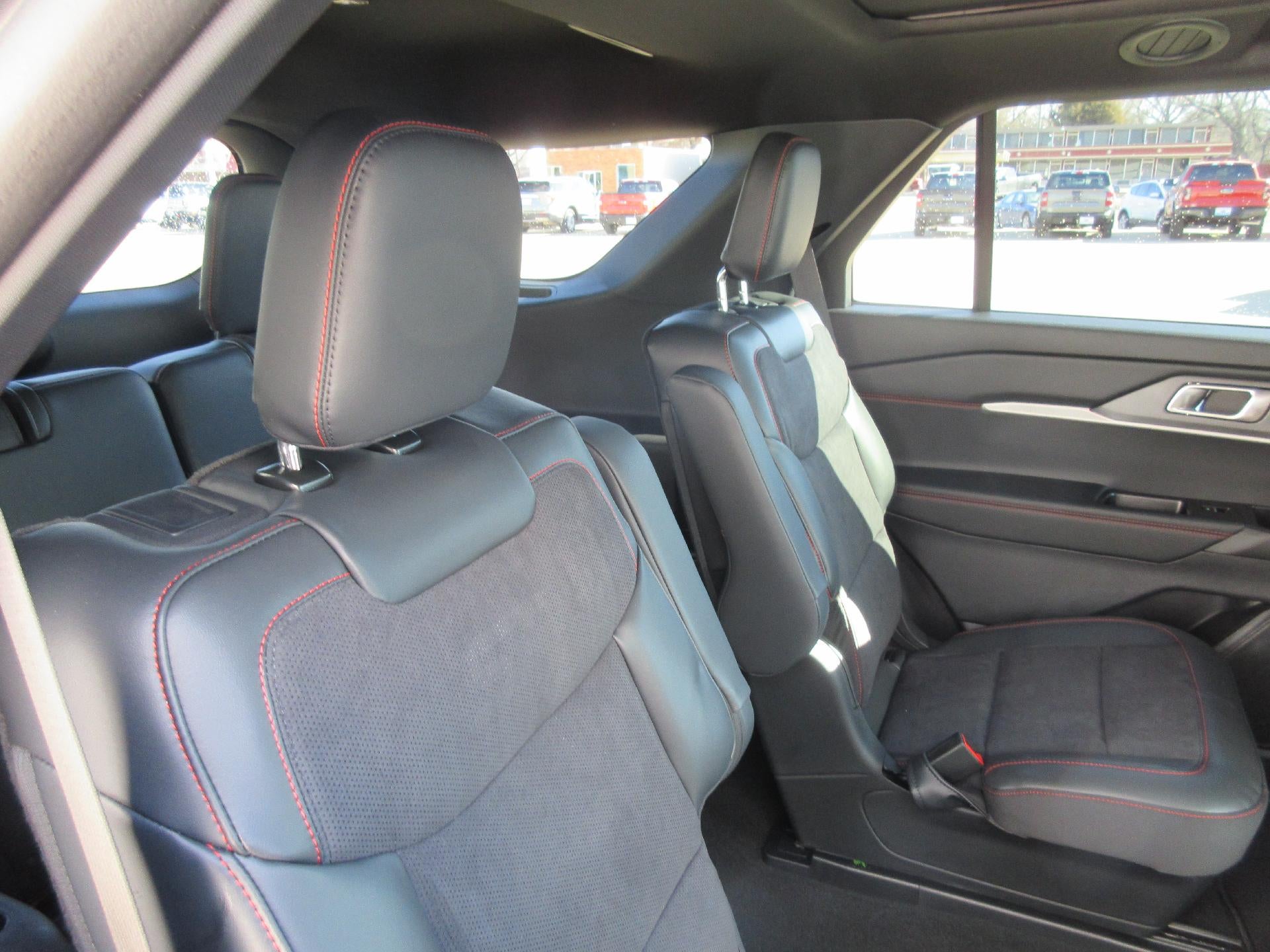 2025 Ford Explorer ST 4WD