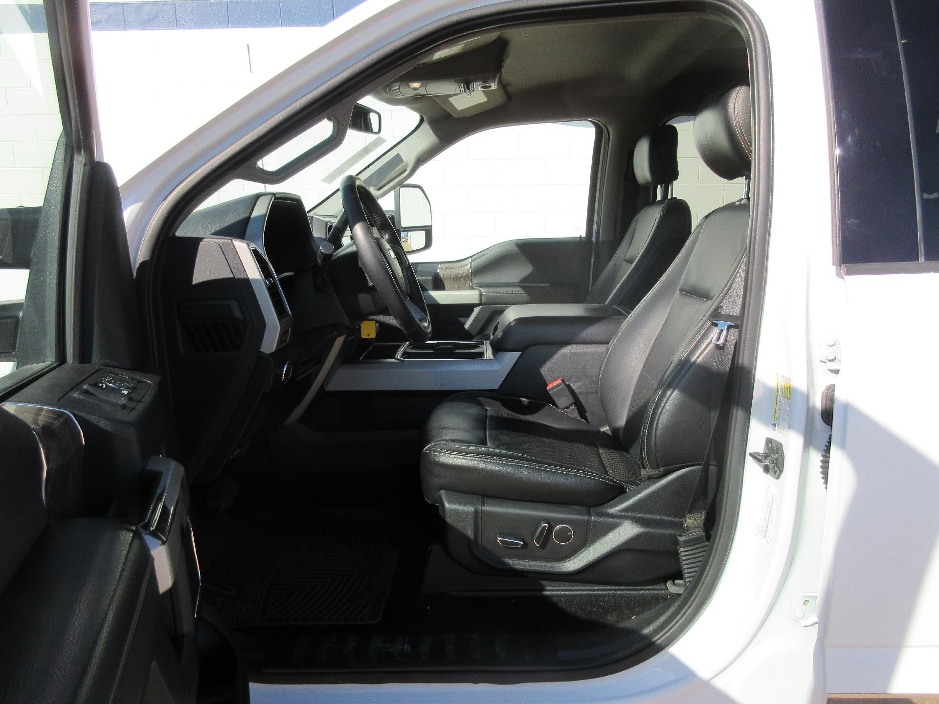 2019 Ford Super Duty F-250 SRW LARIAT 4WD Crew Cab 6.75' Box