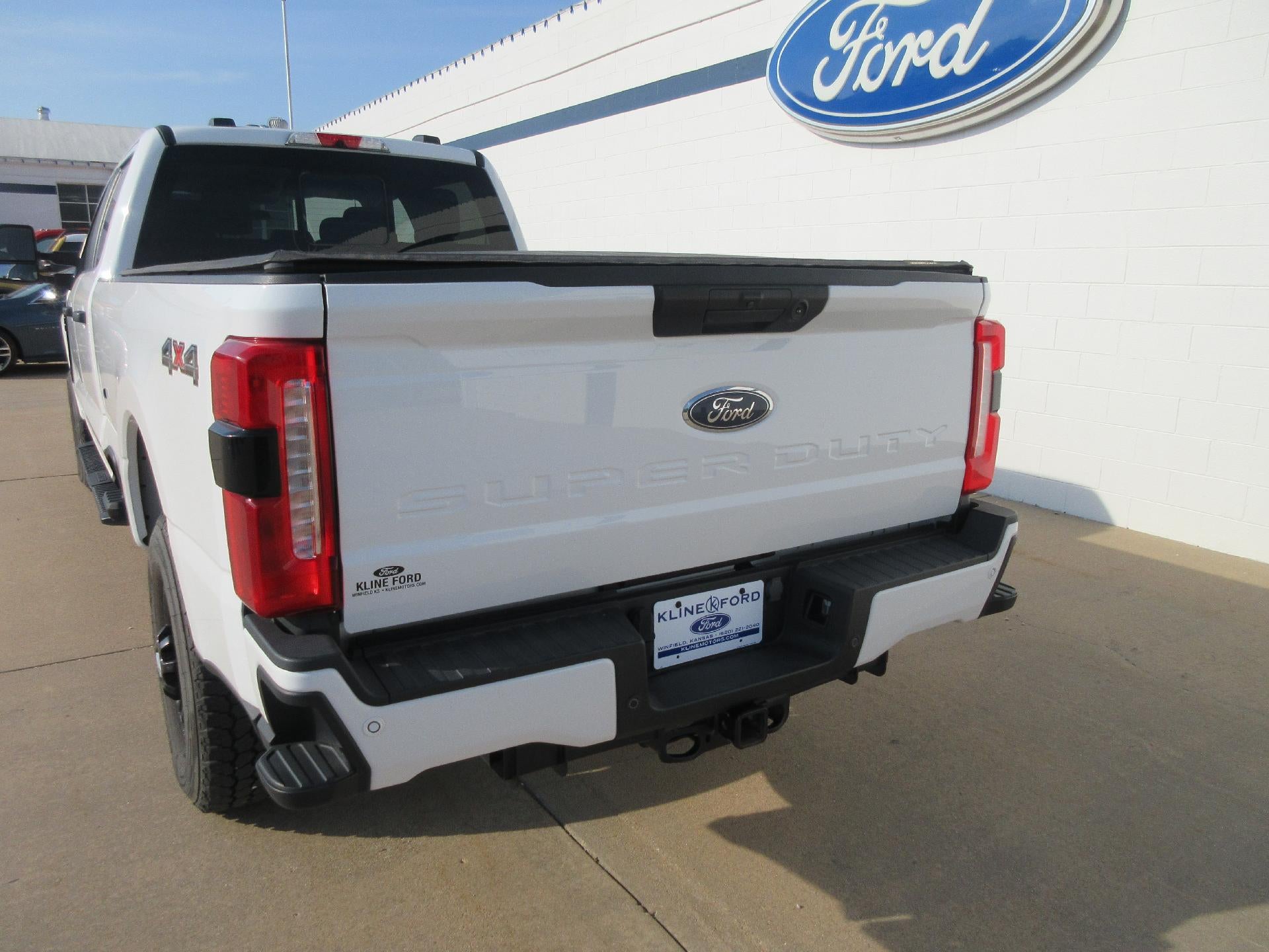 2023 Ford Super Duty F-250 SRW XL 4WD Crew Cab 8' Box