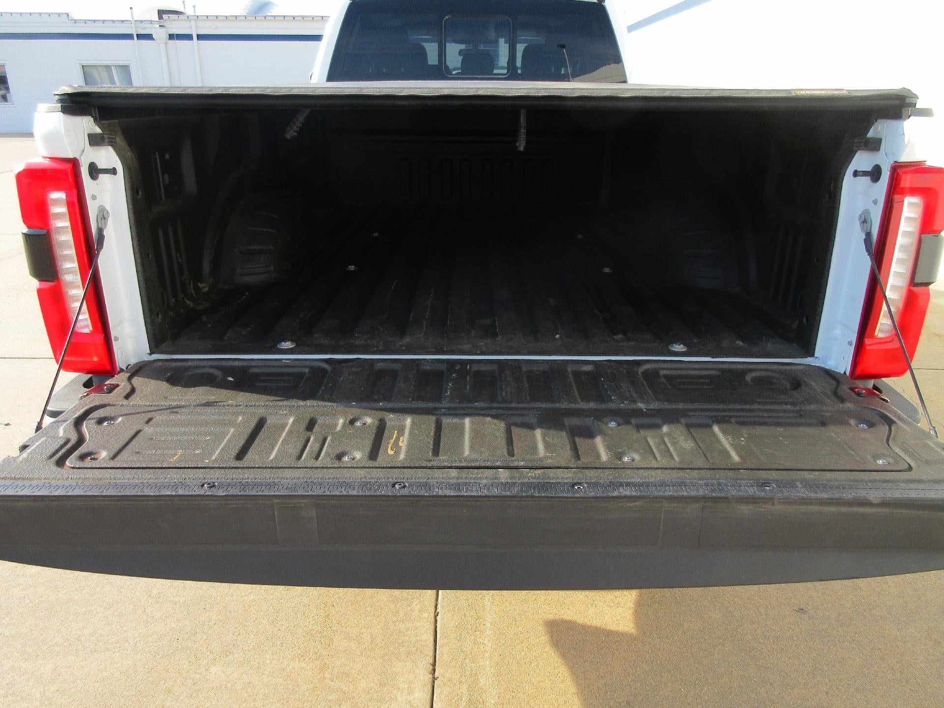 2023 Ford Super Duty F-250 SRW XL 4WD Crew Cab 8' Box