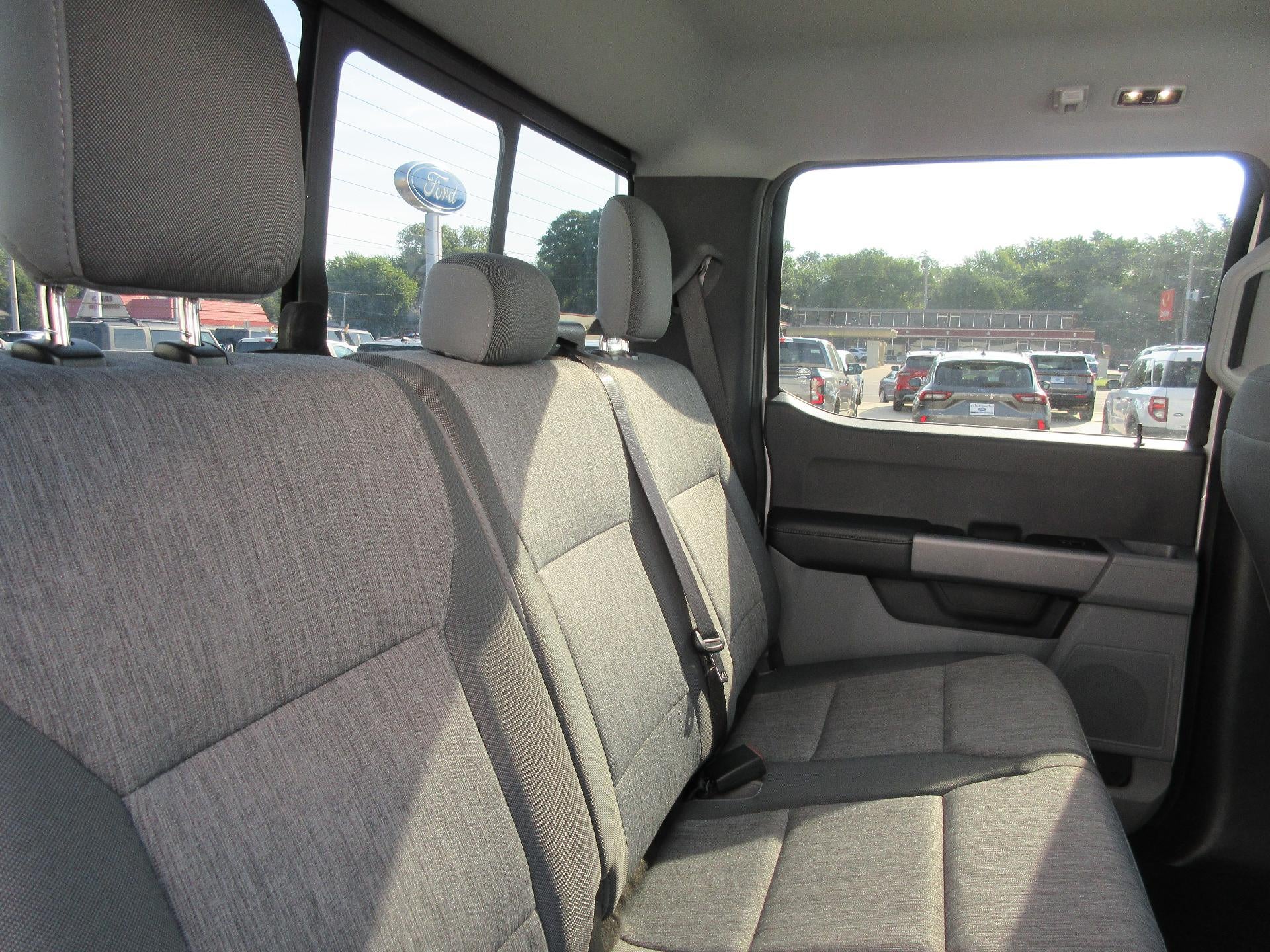 2023 Ford Super Duty F-250 SRW XL 4WD Crew Cab 8' Box