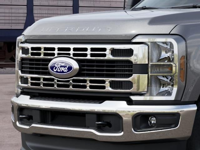 2027 Ford Super Duty F-350 SRW XLT 4WD Crew Cab 6.75' Box