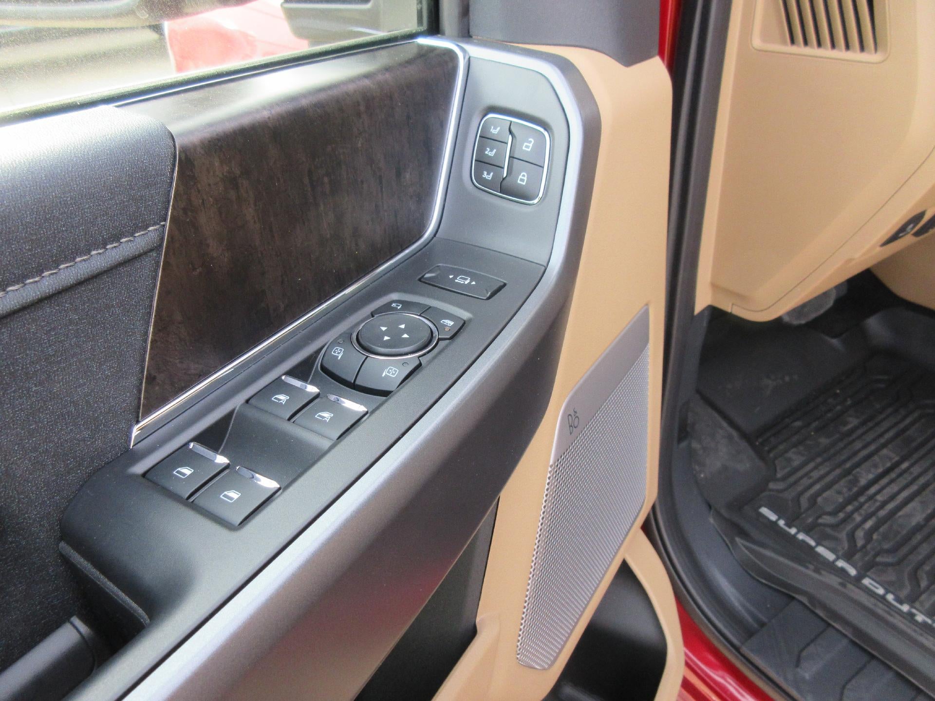 2026 Ford Super Duty F-350 SRW LARIAT 4WD Crew Cab 6.75' Box