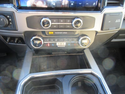 2022 Ford Super Duty F-350 SRW LARIAT 4WD Crew Cab 6.75' Box