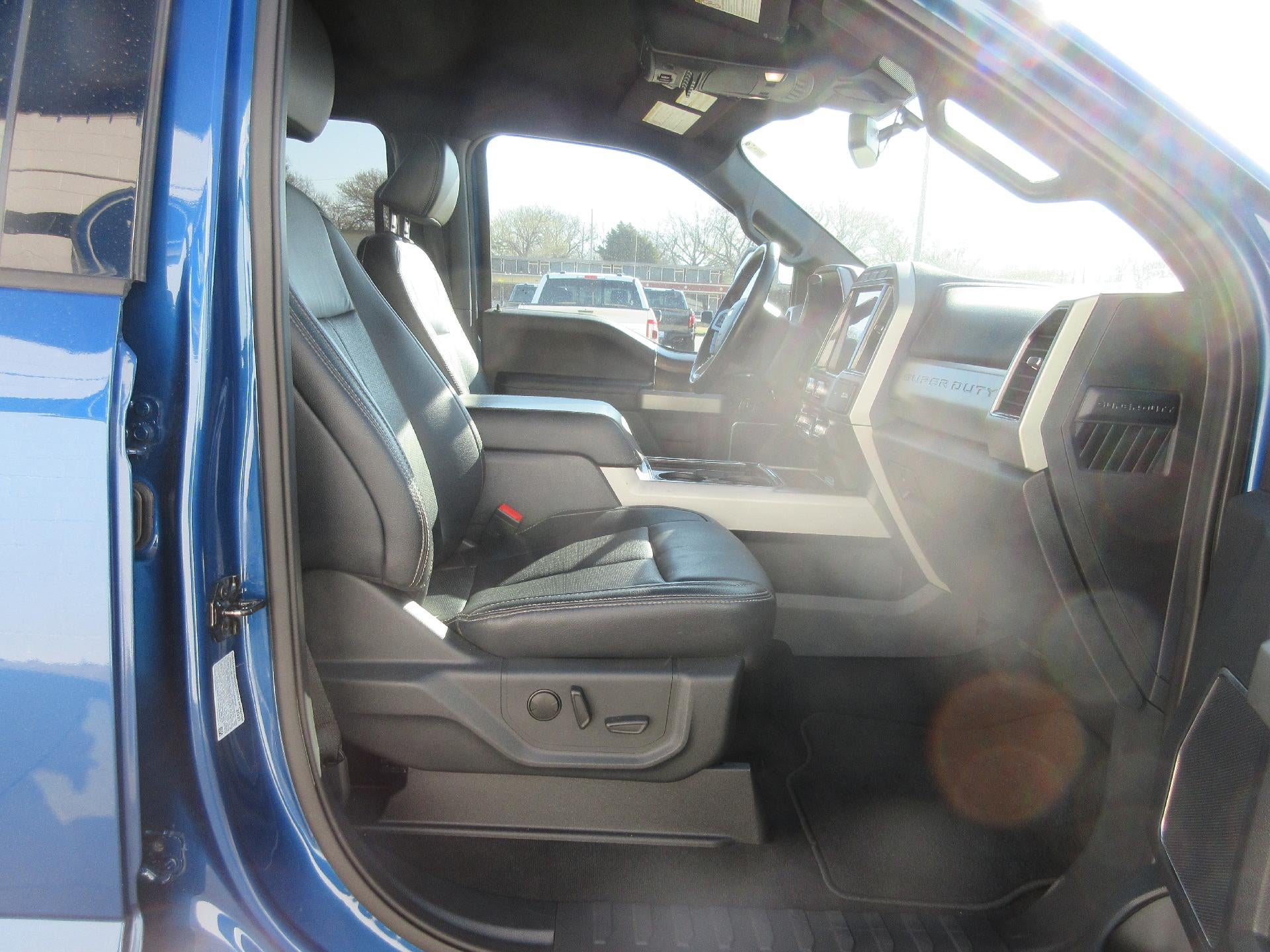 2022 Ford Super Duty F-350 SRW LARIAT 4WD Crew Cab 6.75' Box