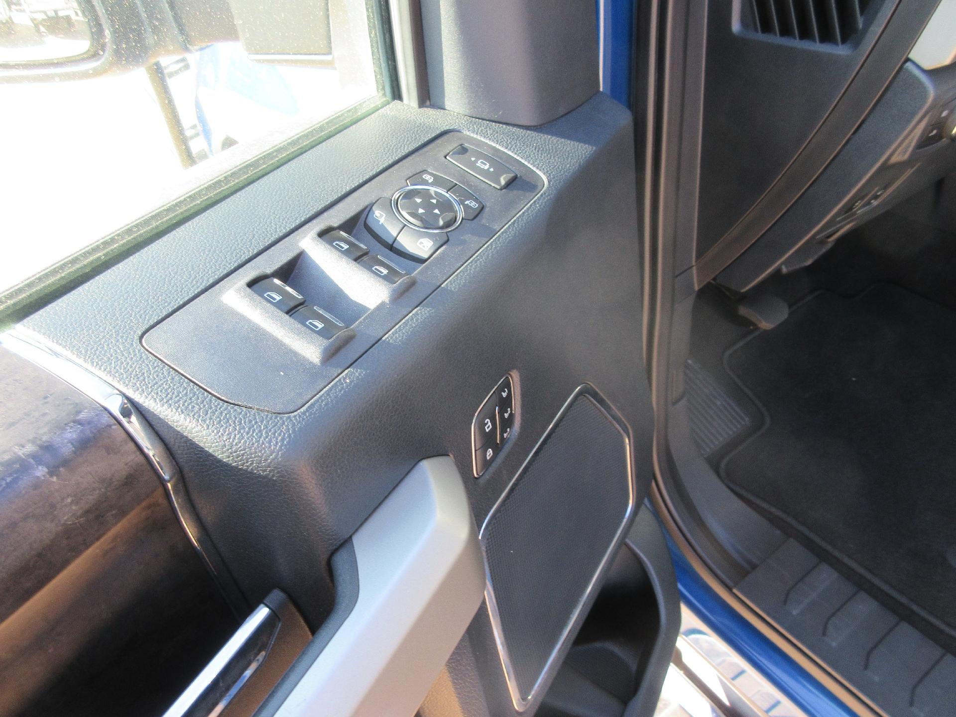 2022 Ford Super Duty F-350 SRW LARIAT 4WD Crew Cab 6.75' Box