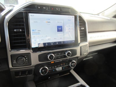 2022 Ford Super Duty F-350 SRW LARIAT 4WD Crew Cab 6.75' Box