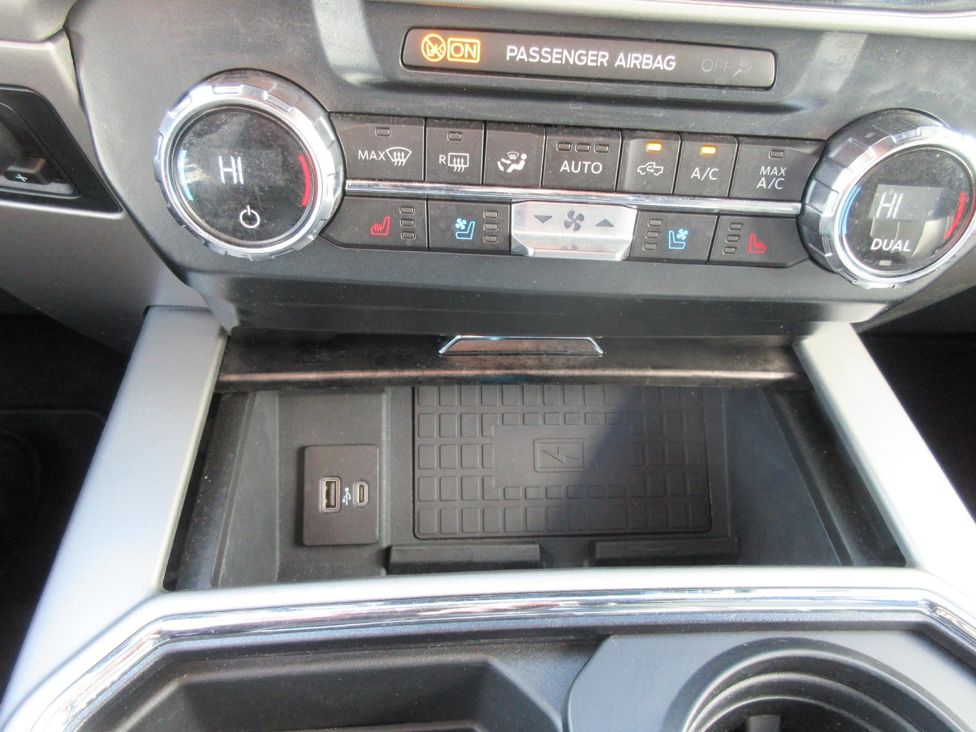 2022 Ford Super Duty F-350 SRW LARIAT 4WD Crew Cab 6.75' Box