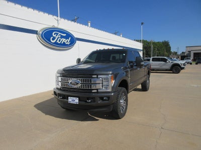 2018 Ford Super Duty F-350 SRW Platinum 4WD Crew Cab 6.75' Box