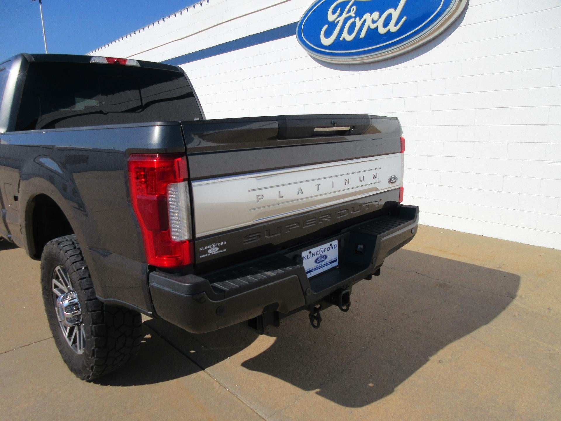 2018 Ford Super Duty F-350 SRW Platinum 4WD Crew Cab 6.75' Box