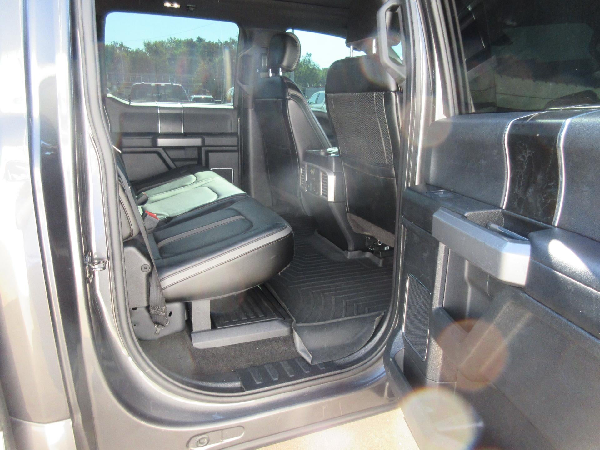 2018 Ford Super Duty F-350 SRW Platinum 4WD Crew Cab 6.75' Box