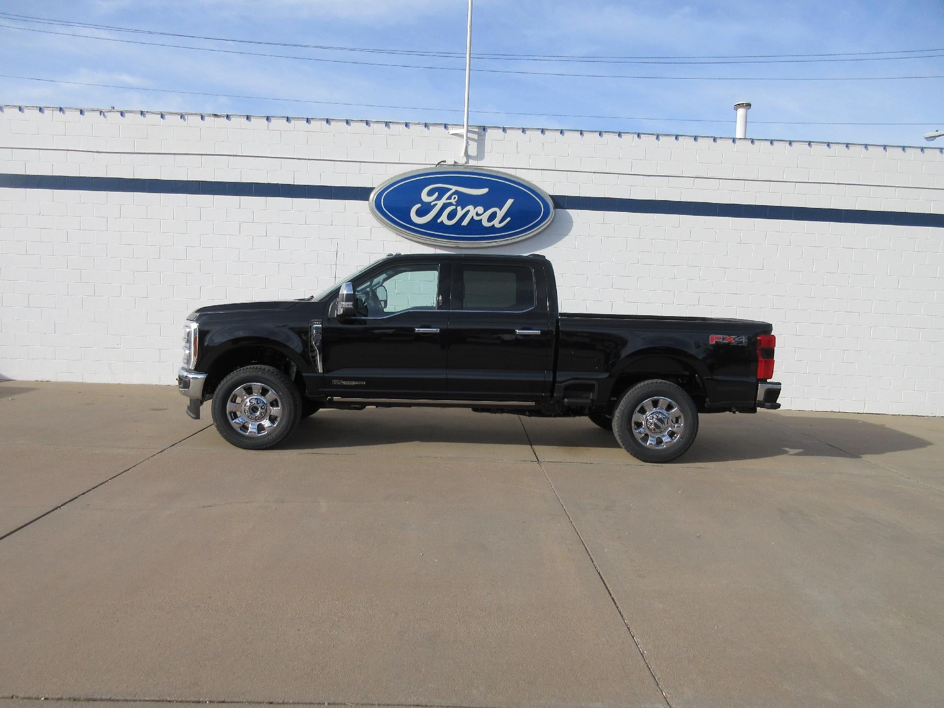 2026 Ford Super Duty F-350 SRW XL 4WD Crew Cab 6.75' Box