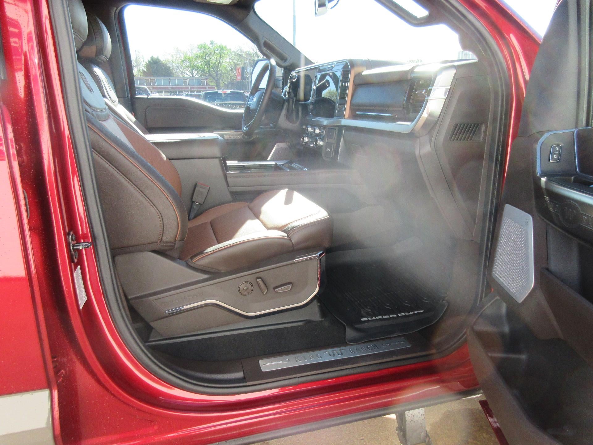 2026 Ford Super Duty F-350 DRW King Ranch 4WD Crew Cab 8' Box