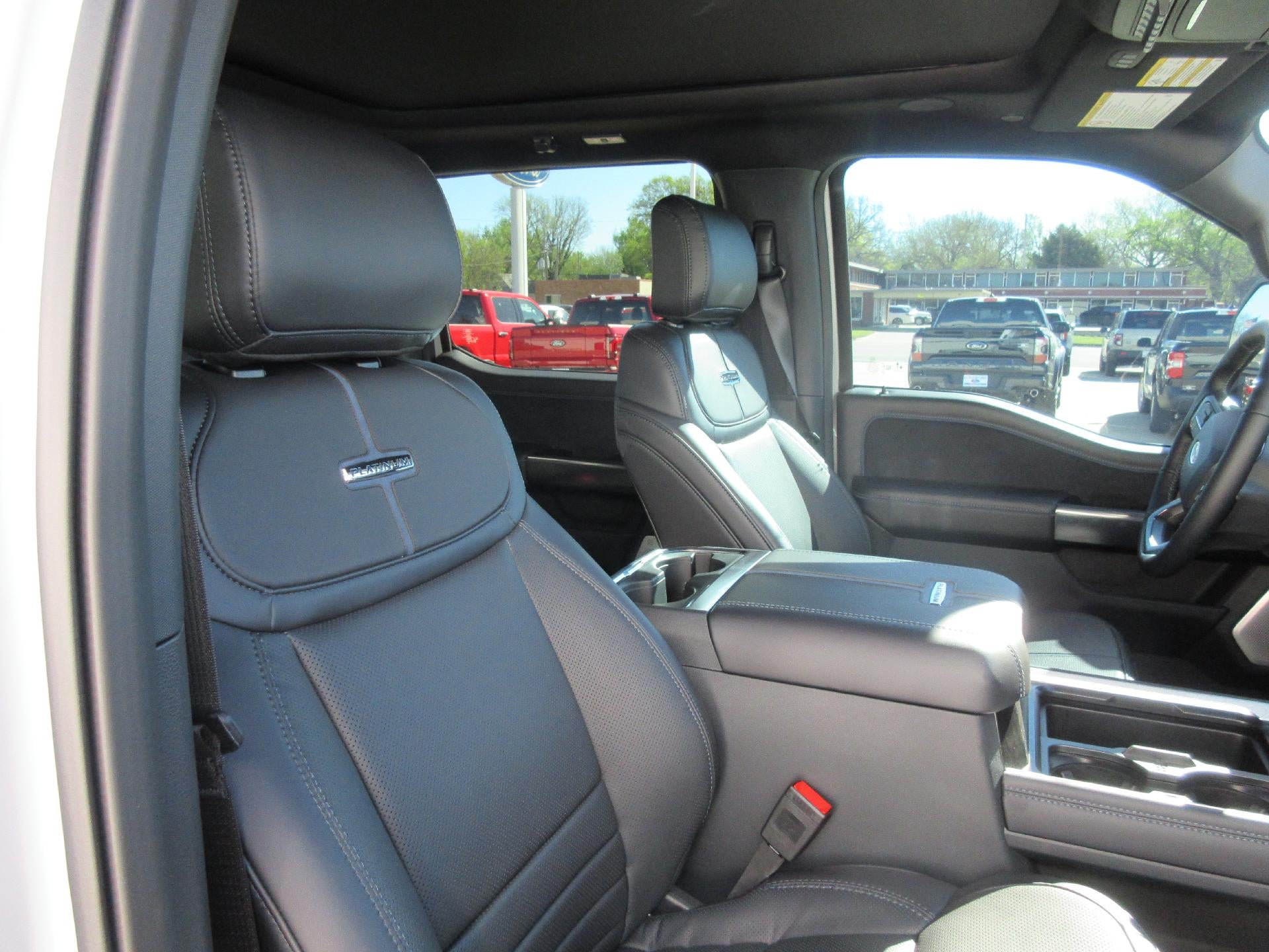 2026 Ford Super Duty F-350 DRW Platinum 4WD Crew Cab 8' Box