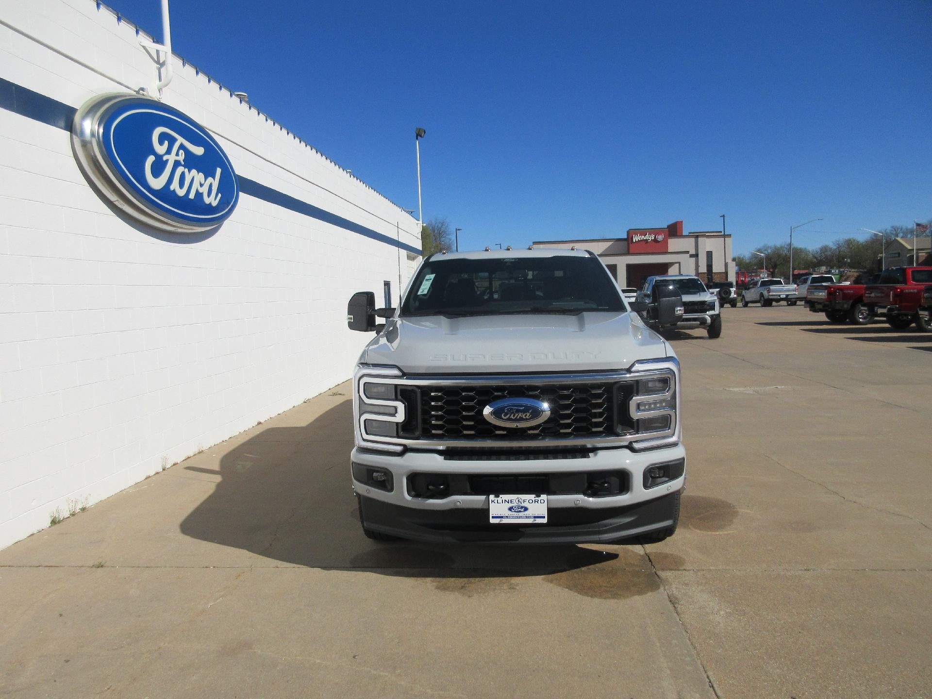 2026 Ford Super Duty F-350 DRW Platinum 4WD Crew Cab 8' Box