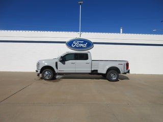 2026 Ford Super Duty F-350 DRW Platinum 4WD Crew Cab 8' Box