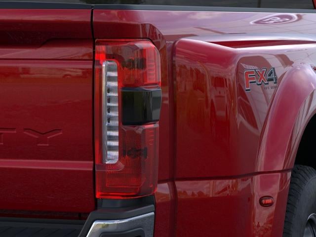 2026 Ford Super Duty F-350 DRW LARIAT 4WD Crew Cab 8' Box