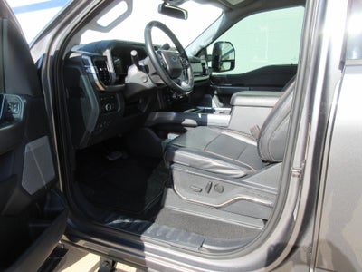 2024 Ford Super Duty F-350 DRW LARIAT 4WD Crew Cab 8' Box