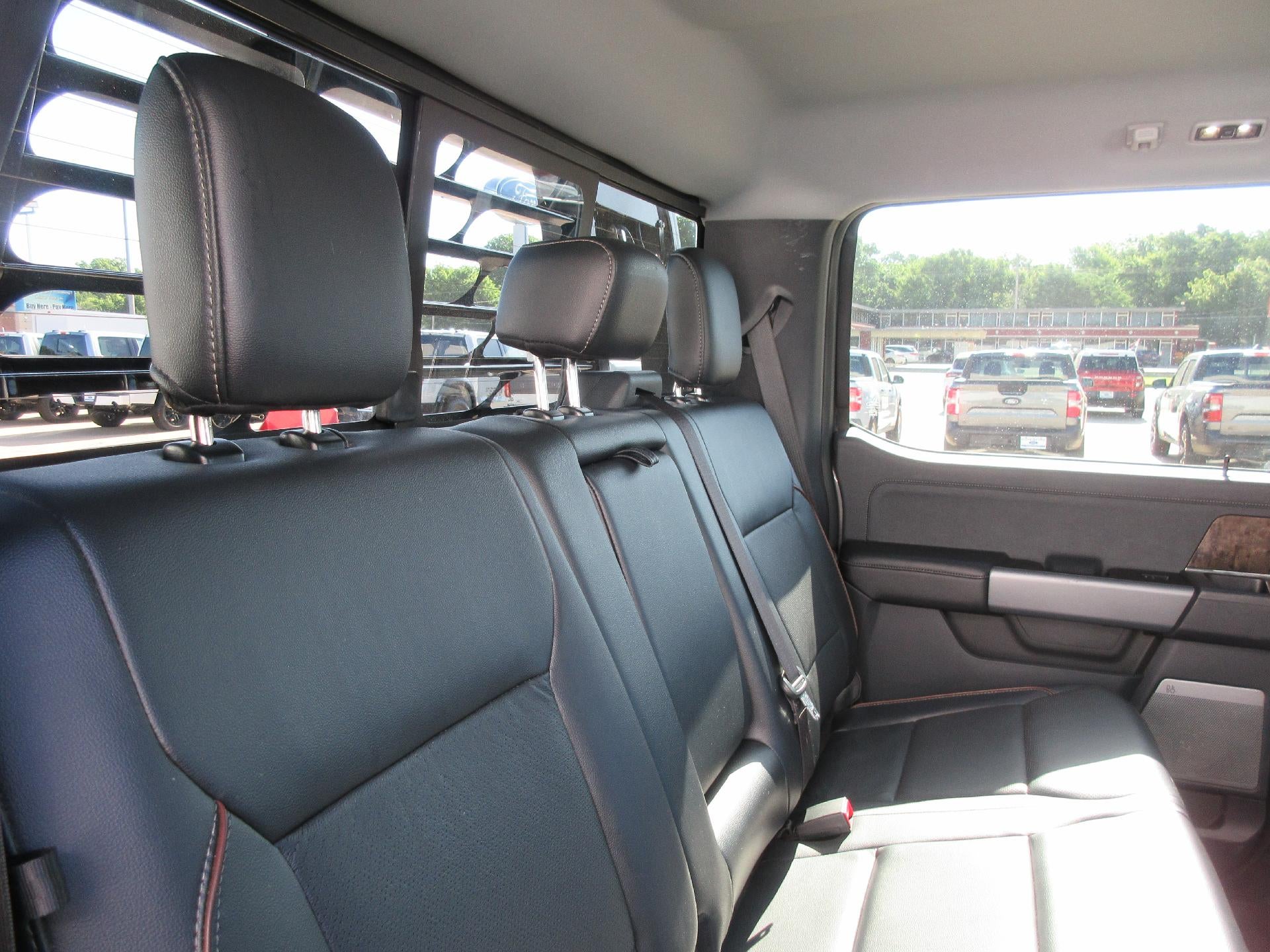 2024 Ford Super Duty F-350 DRW LARIAT 4WD Crew Cab 8' Box