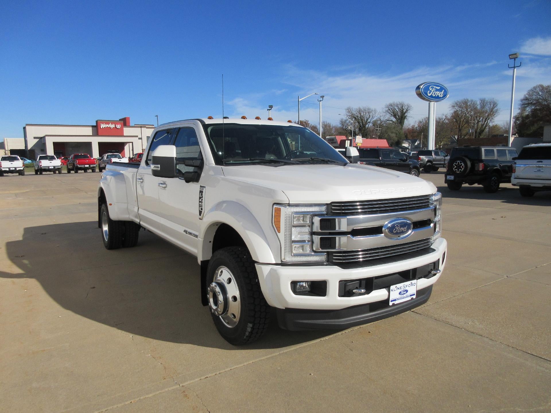 2018 Ford Super Duty F-450 DRW Limited 4WD Crew Cab 8' Box