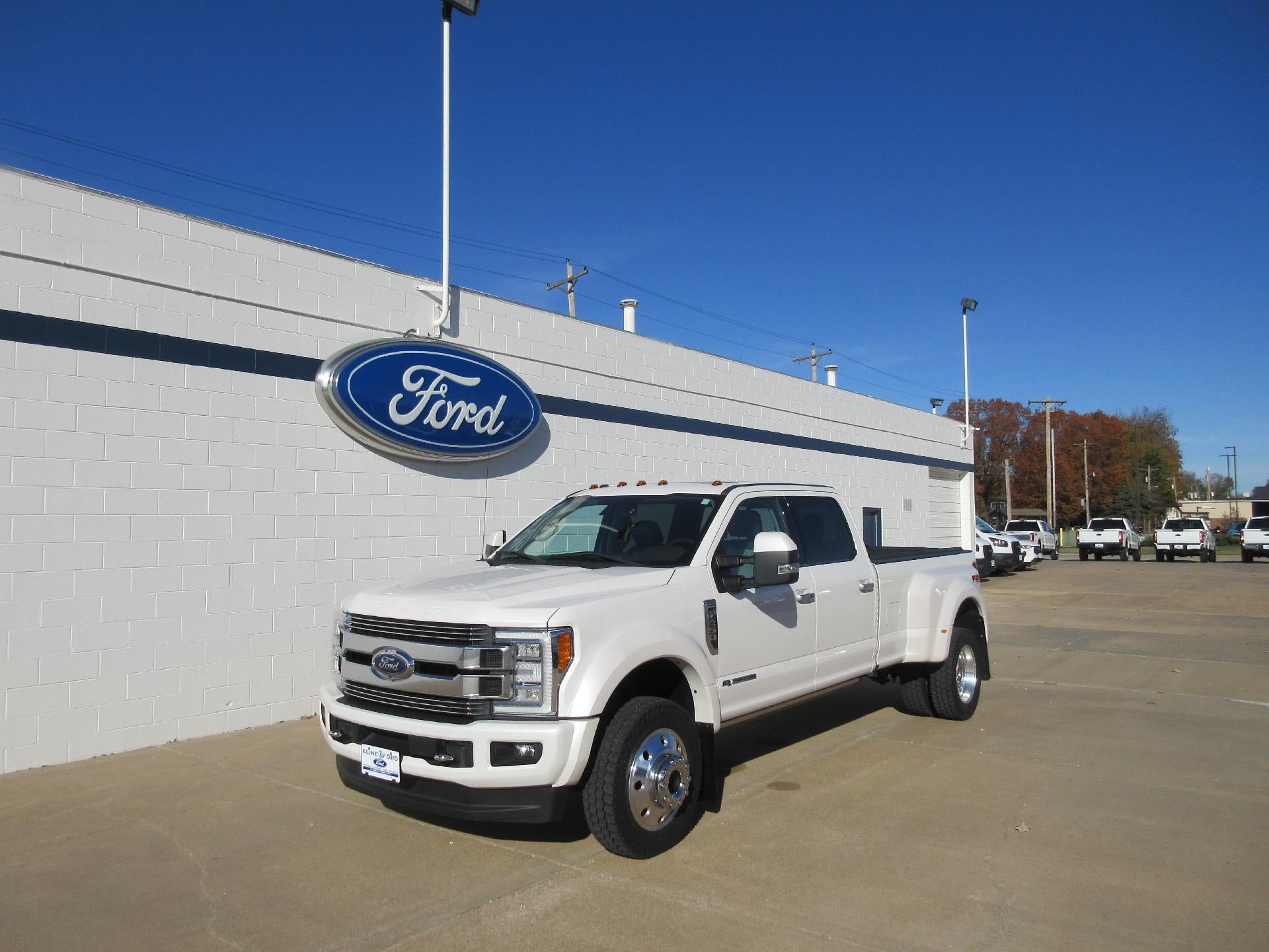 2018 Ford Super Duty F-450 DRW Limited 4WD Crew Cab 8' Box