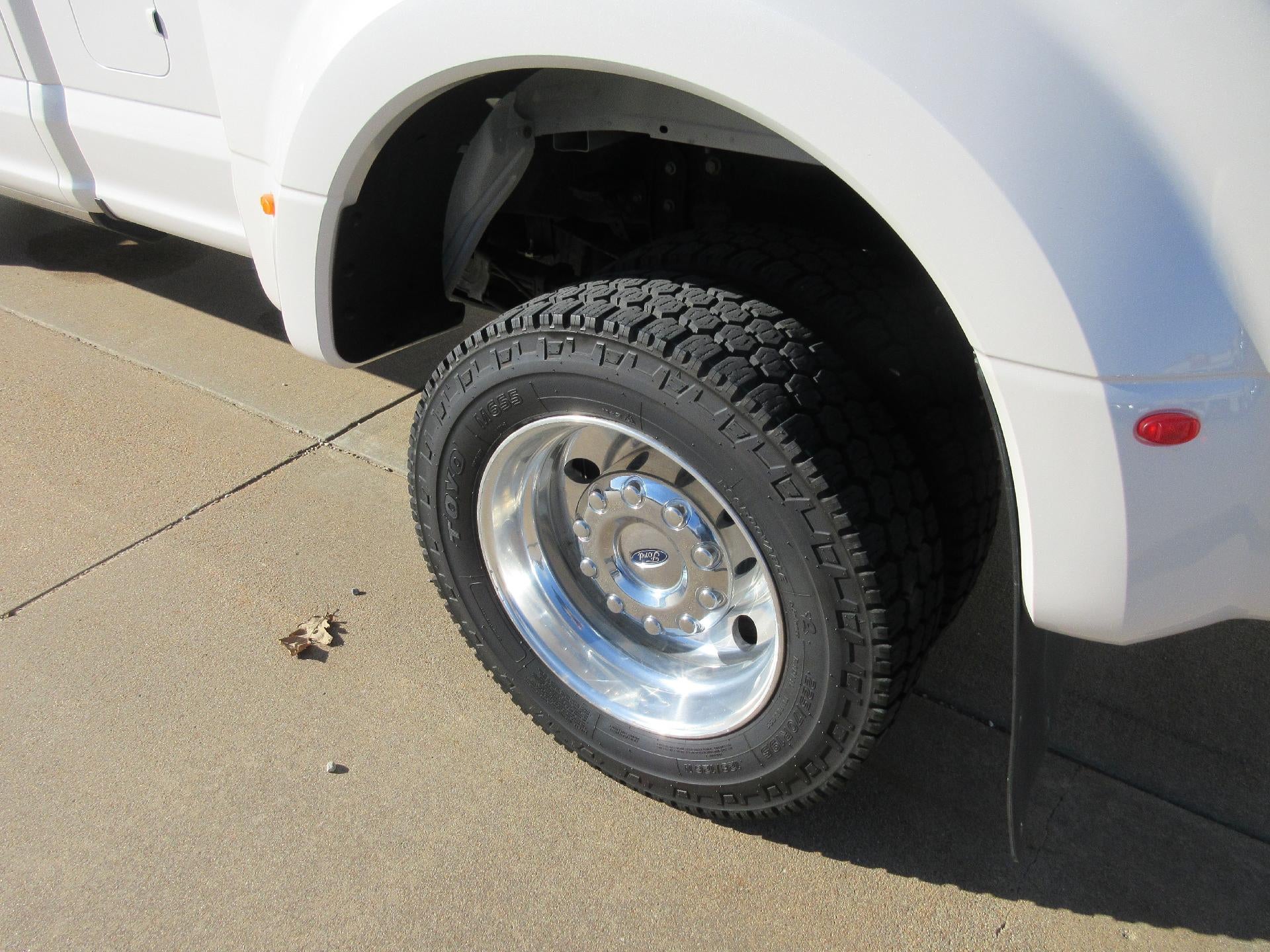 2018 Ford Super Duty F-450 DRW Limited 4WD Crew Cab 8' Box