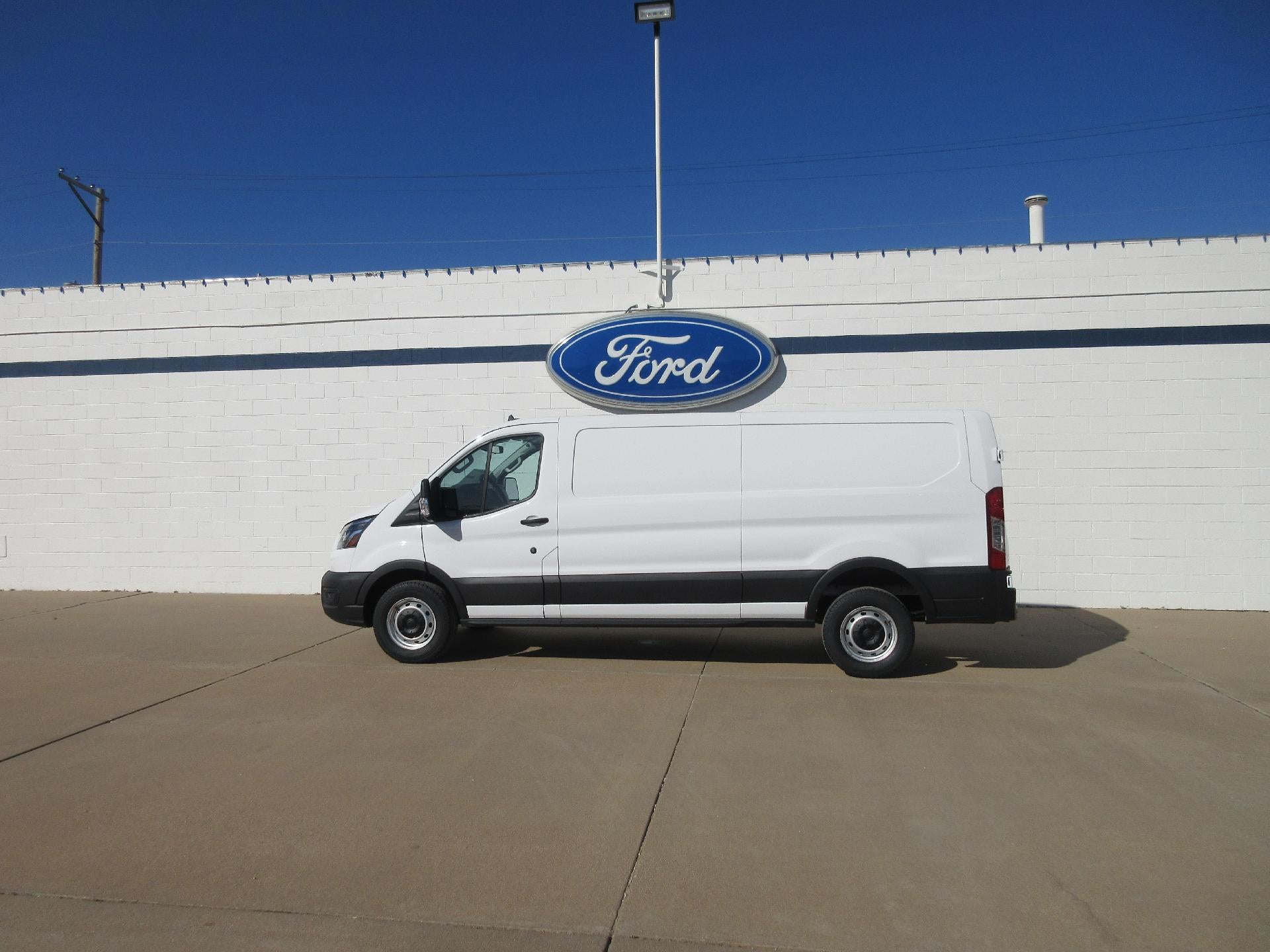 2025 Ford Transit Cargo Van T-250 148" Low Rf 9070 GVWR RWD