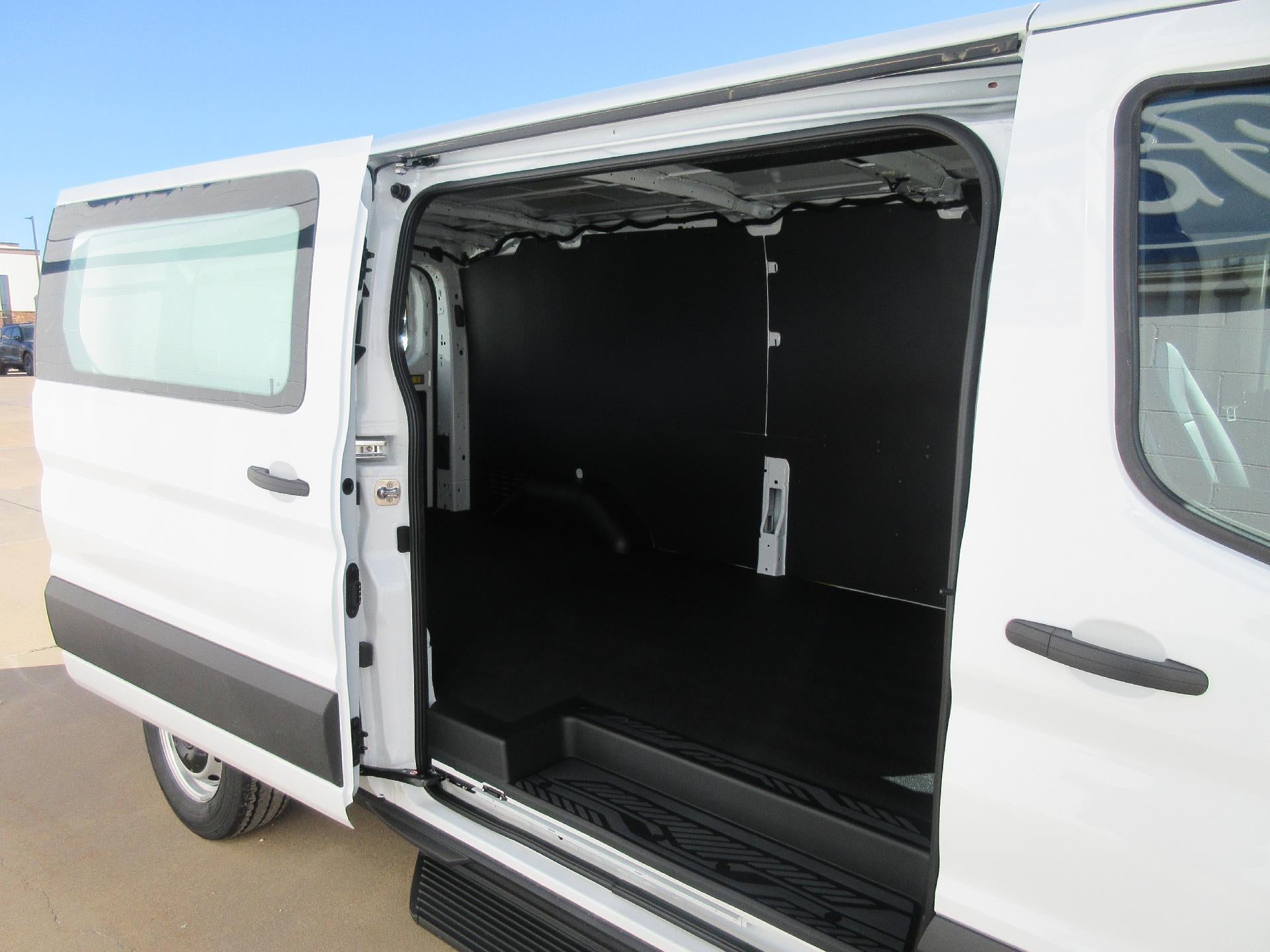 2025 Ford Transit Cargo Van T-250 148" Low Rf 9070 GVWR RWD