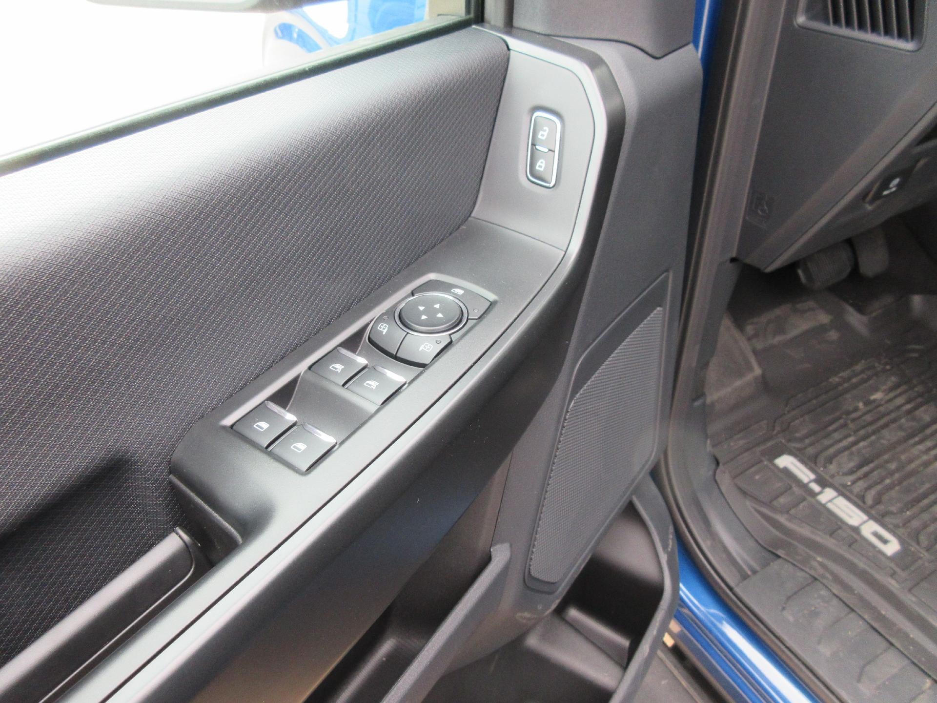 2025 Ford F-150 STX 4WD SuperCrew 5.5' Box