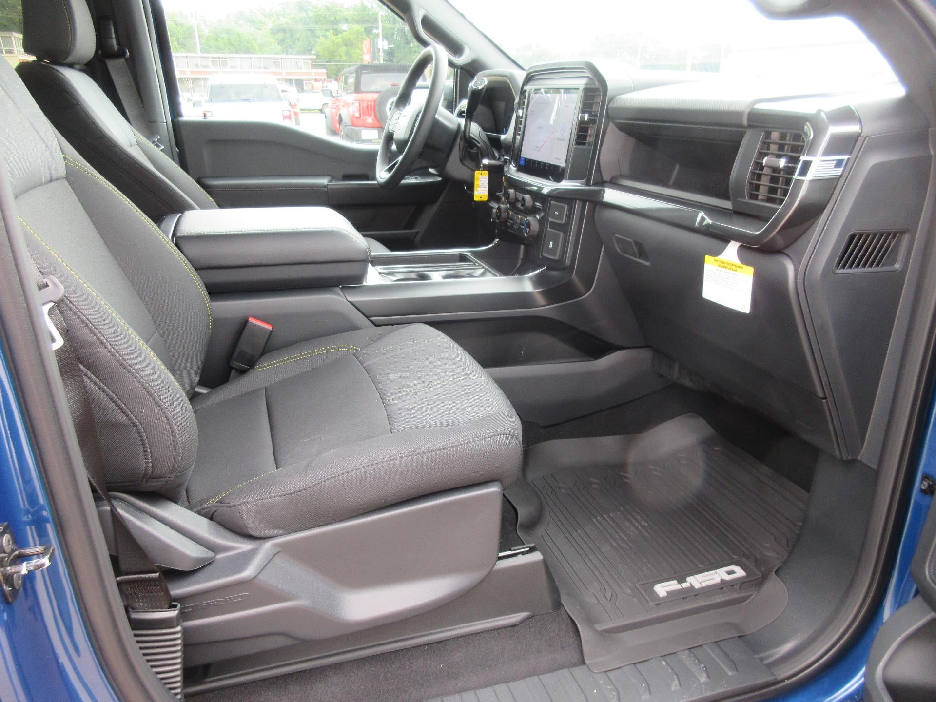 2025 Ford F-150 STX 4WD SuperCrew 5.5' Box