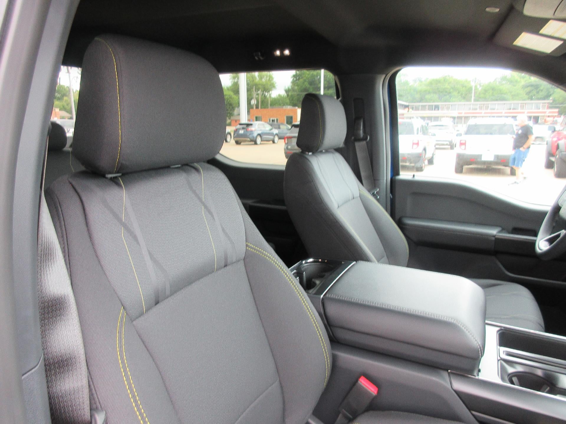 2025 Ford F-150 STX 4WD SuperCrew 5.5' Box