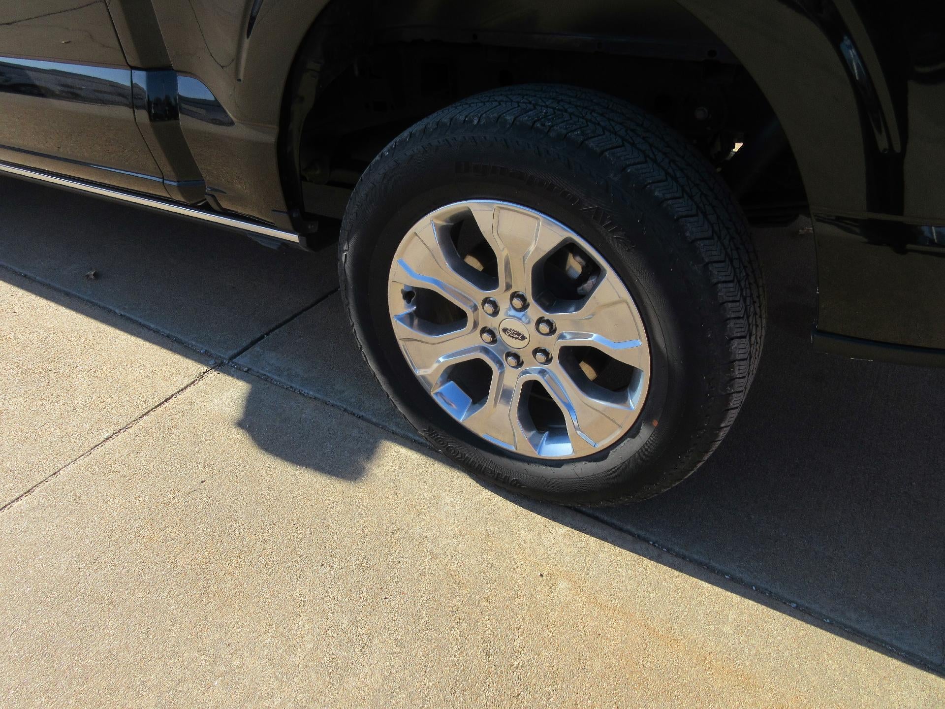 2023 Ford F-150 Platinum 4WD SuperCrew 5.5' Box