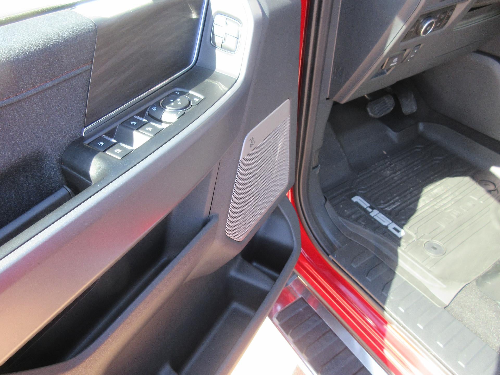 2025 Ford F-150 LARIAT 4WD SuperCrew 5.5' Box