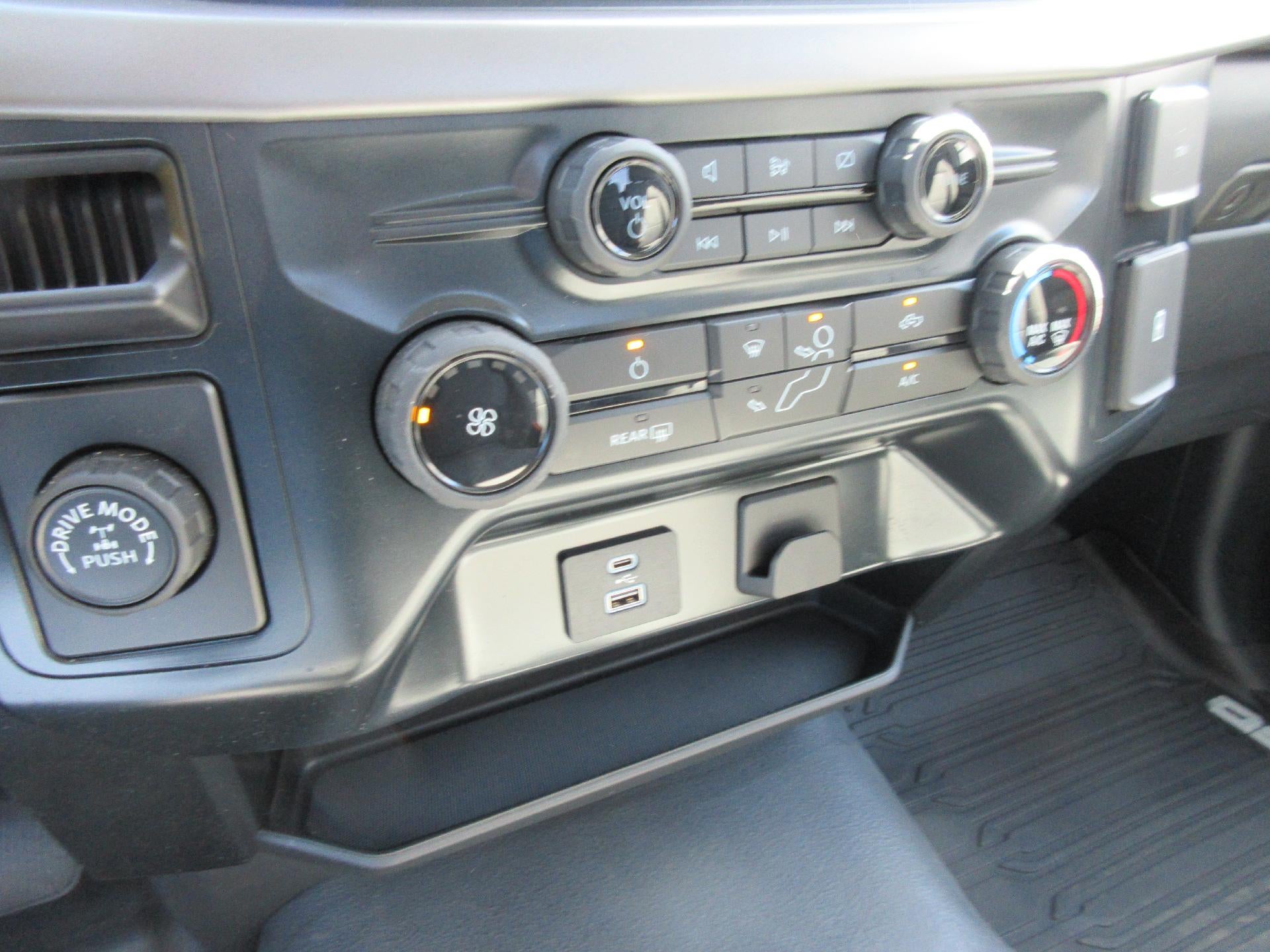 2024 Ford F-150 XL 2WD Reg Cab 6.5' Box