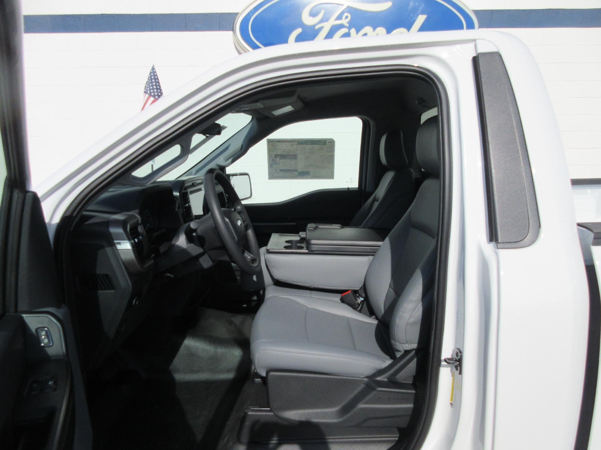 2026 Ford F-150 XL 4WD Reg Cab 8' Box