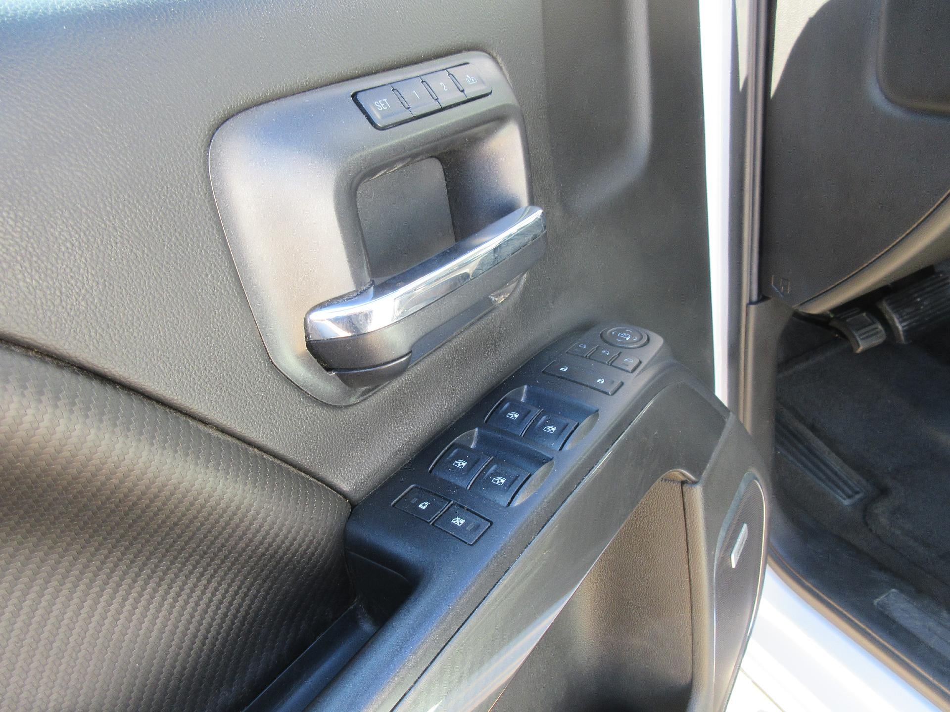 2015 GMC Sierra 2500HD available WiFi Double Cab Standard Box 4-Wheel Drive SLT