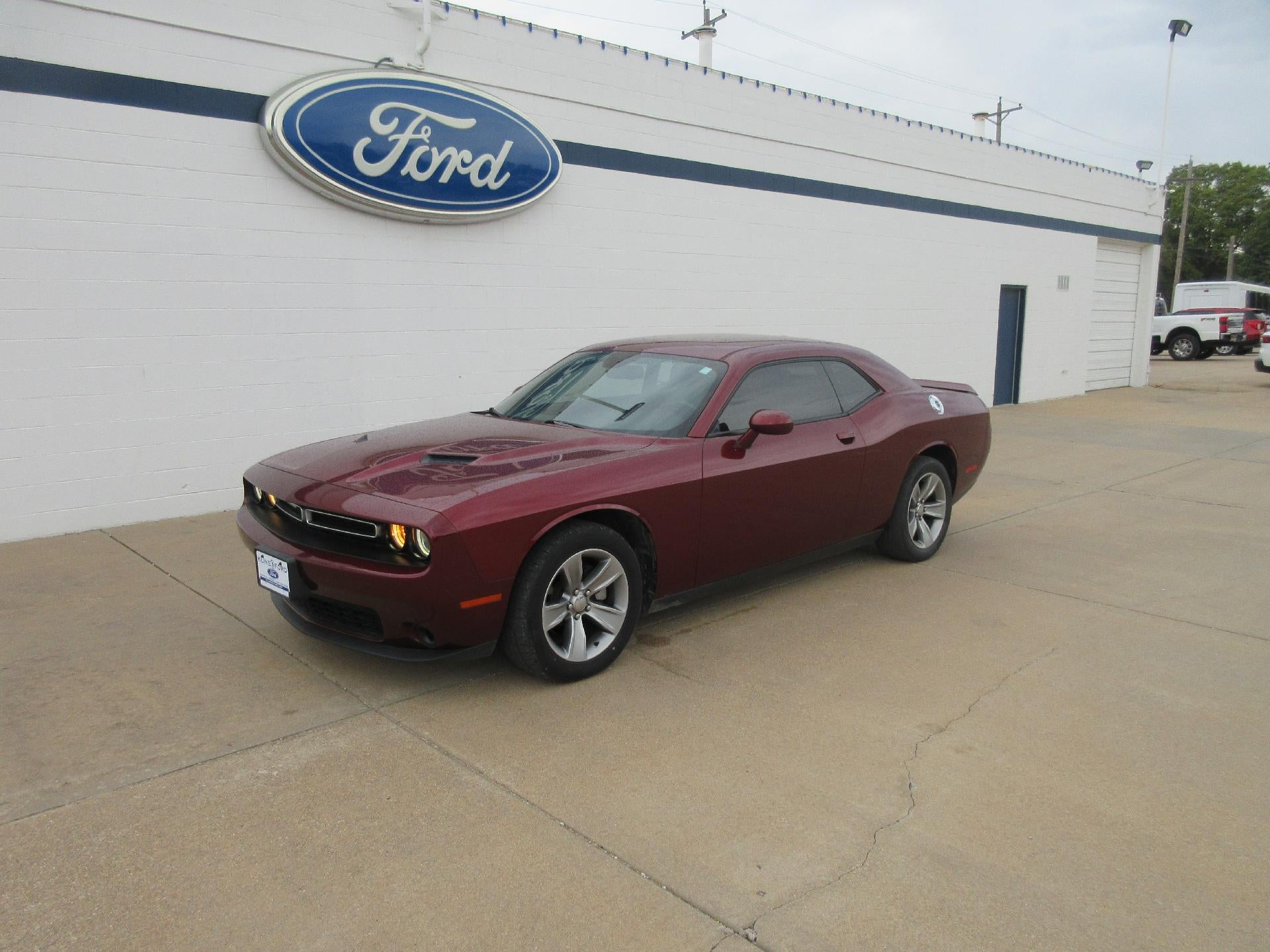 2019 Dodge Challenger SXT RWD