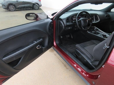 2019 Dodge Challenger SXT RWD