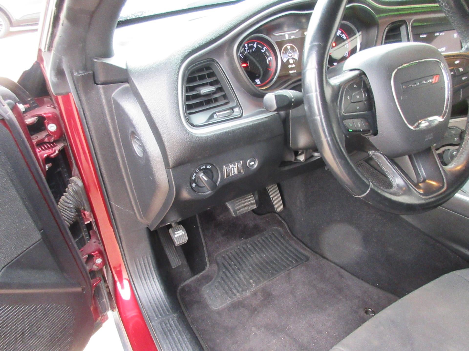 2019 Dodge Challenger SXT RWD