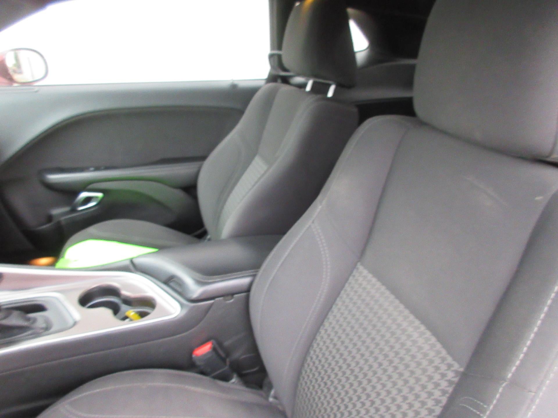 2019 Dodge Challenger SXT RWD