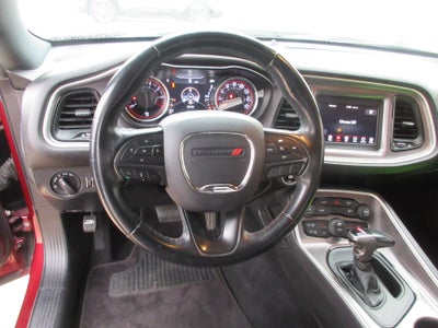2019 Dodge Challenger SXT RWD