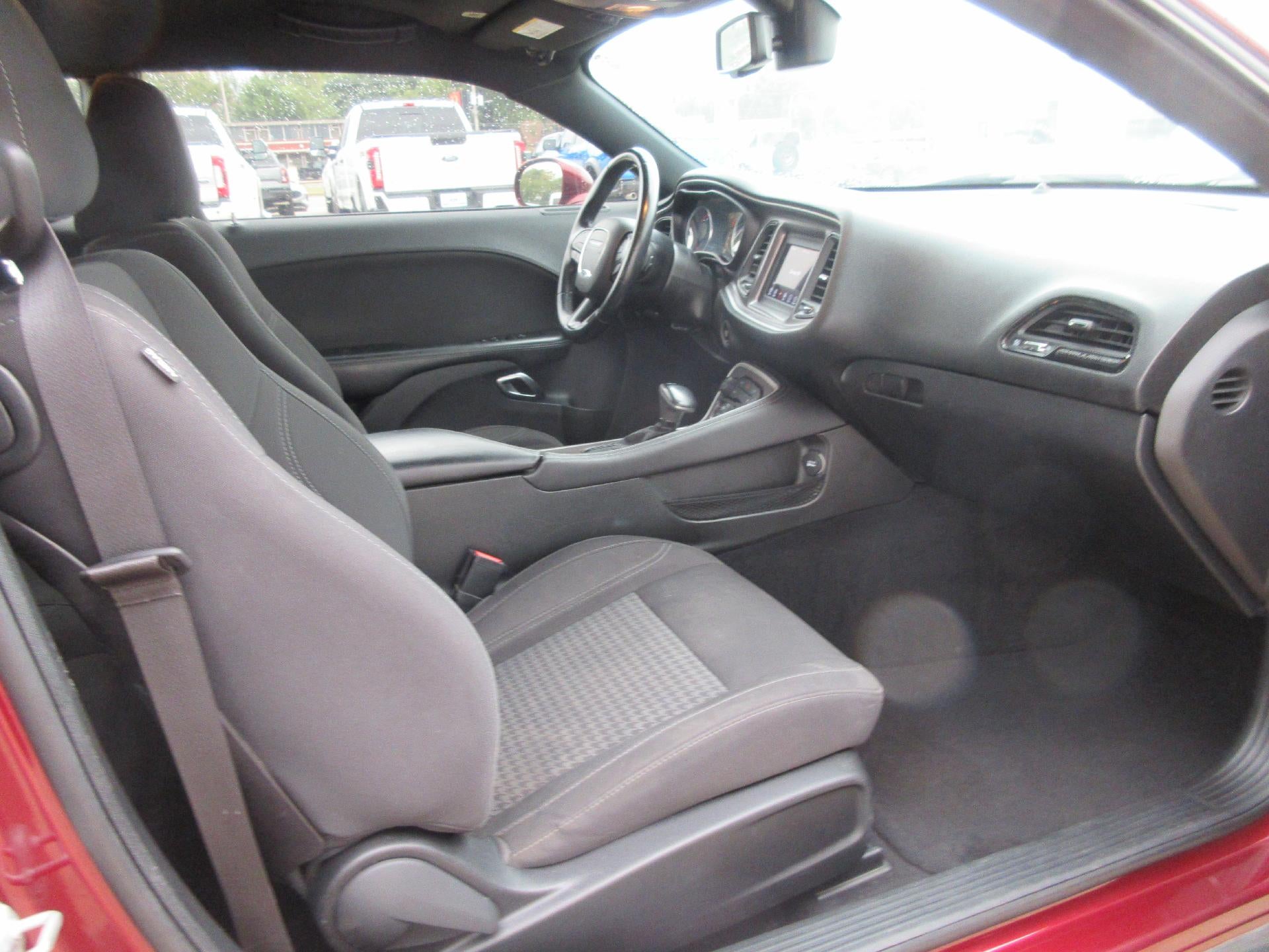 2019 Dodge Challenger SXT RWD