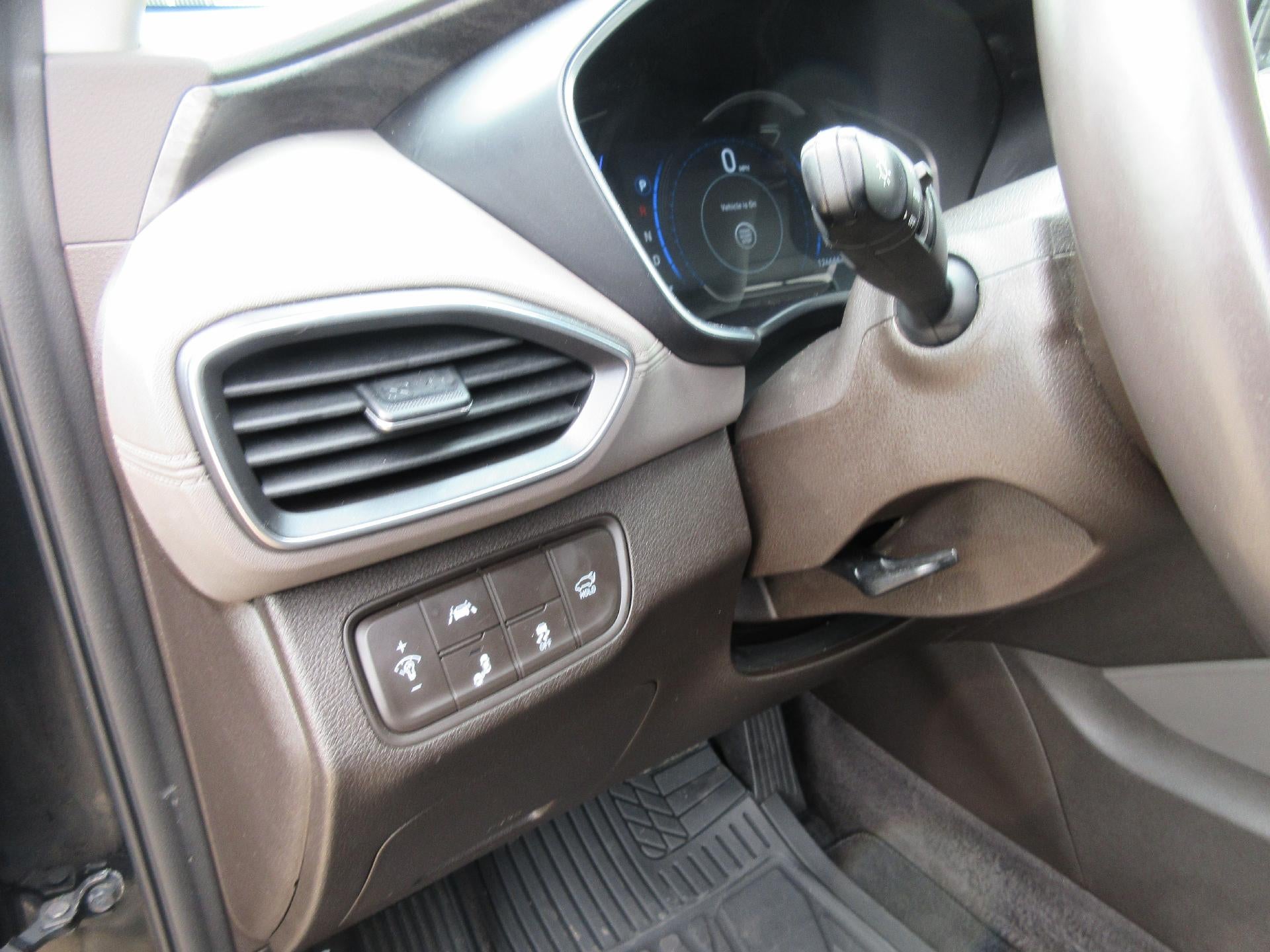 2019 Hyundai SANTA FE SEL Plus 2.4L Auto FWD